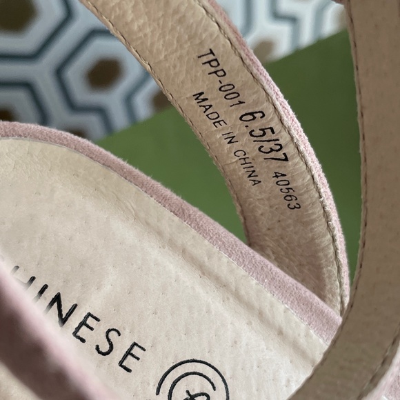 Blush platform suede sandals size 6.5 - Picture 7 of 7